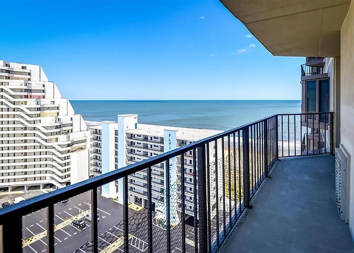 2 Bedroom 9400 Building With Outdoor Pool! Ocean Stadt
