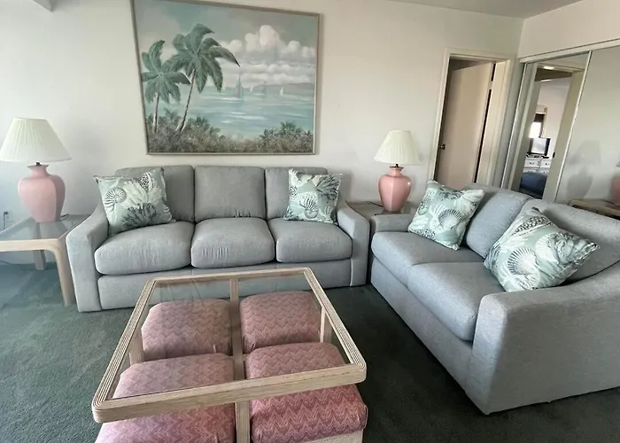 2 Bedroom 9400 Building With Outdoor Pool! *