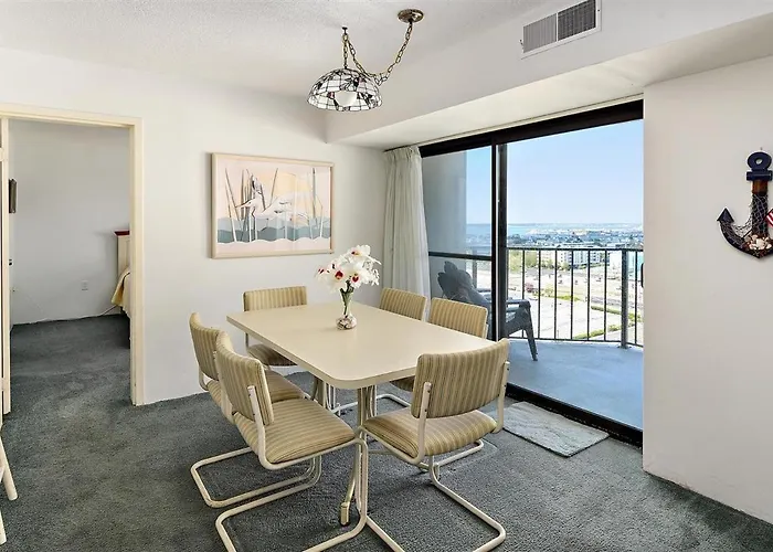 2 Bedroom 9400 Building With Outdoor Pool! Ocean Stadt