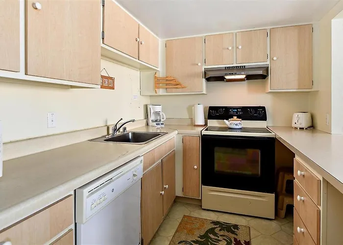 2 Bedroom 9400 Building With Outdoor Pool! Ferienhaus *