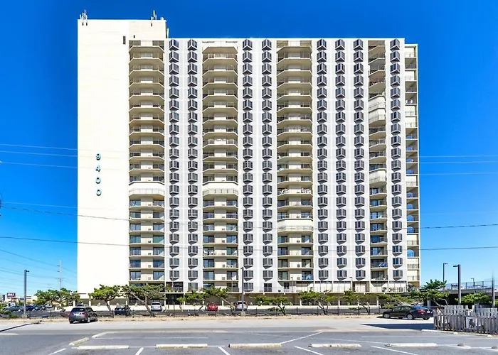 2 Bedroom 9400 Building With Outdoor Pool! Ocean Stadt